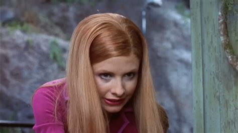 Sarah Michelle Gellar Scooby Doo Gifs