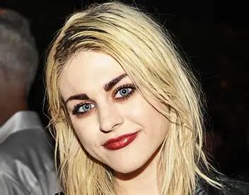 Frances Bean Cobain Nose Job Plastic Surgery Before and After | Celebie