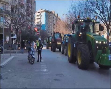 Marcia Dei Trattori Continua La Protesta Italiana Momenti Di Tensione