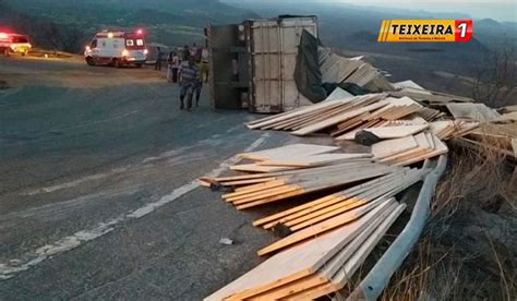 Carreta Carregada Portas Tomba Na Serra De Teixeira Sert O Pb