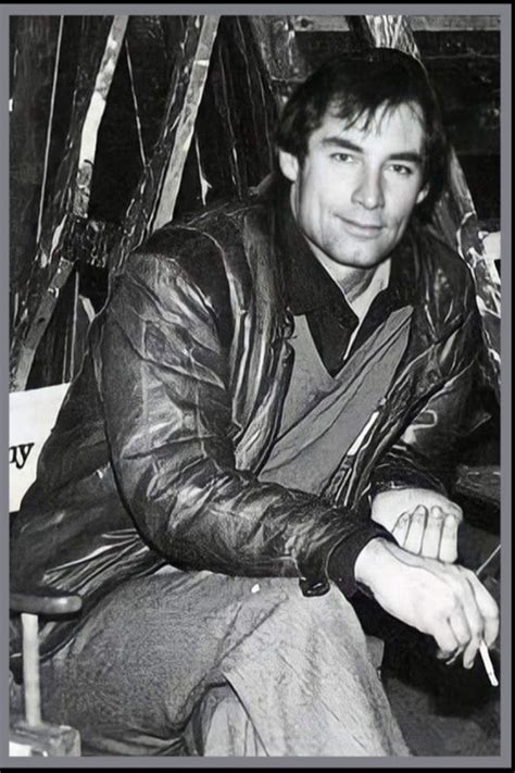 Pin De Toni Turnham En Timothy Dalton Bond Actores