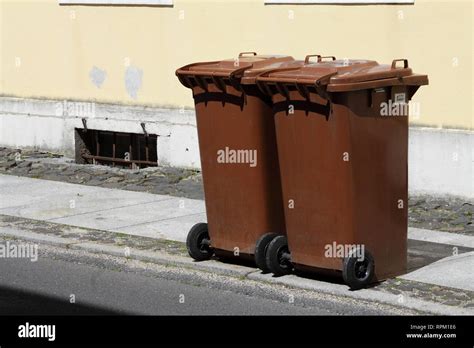 Brown Bin Hi Res Stock Photography And Images Alamy