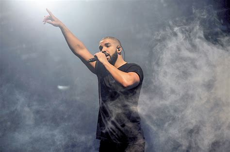 Drake Delivers Hits At ‘homecoming Super Bowl Week Concert Borneo