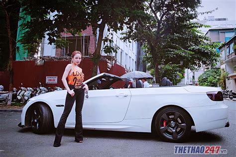 Hot girl Trâm Anh Nóng cùng World Cup lả lướt bên BMW i Convertible