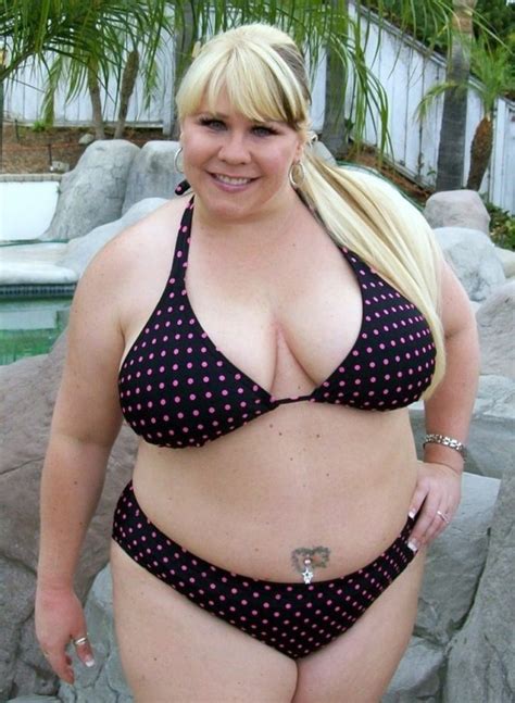 MODELS Plus Size Models In Bikini