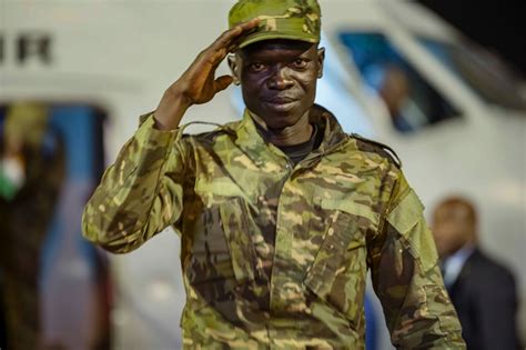 Arrivée des 46 soldats ivoiriens à l aéroport Félix Houphouët Boigny d