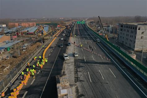 第三公司济菏八标项目左幅交通转序顺利完成山东省公路桥梁建设集团有限公司