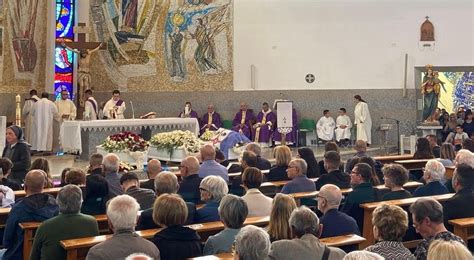 Strage Familiare Di Nuoro Oggi I Funerali Delle Vittime Presente