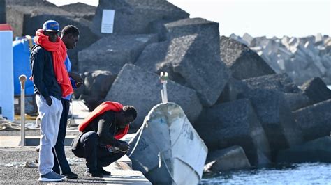 Marruecos Salva A 57 Migrantes De Una Embarcación Rumbo A Las Islas