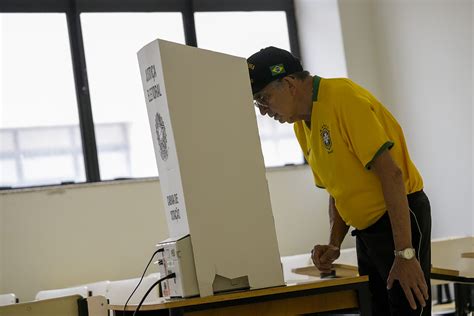 Brazils Presidential Election Heads To Runoff Between Lula Bolsonaro