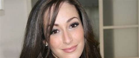 Hot Sexy Kenza Farah Bikini Pics