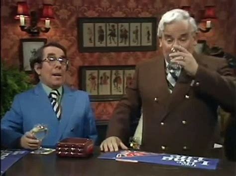 The Two Ronnies The Man Who Repeats Things Video Dailymotion