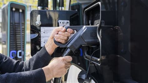 Man Delivers Six Electric Articulated Buses To Stadtwerke T Bingen