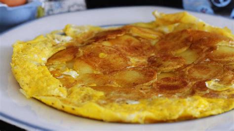 Omelette Aux Pommes De Terre Toscane Savoureuse Et Croquante