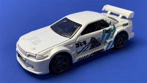 Hot Wheels Nissan Skyline GT R 1 64 за вигідною ціною в RetroMagaz