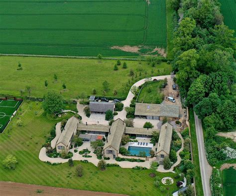 The Beckhams' Cotswold estate – and David's beekeeping habit | Homes & Gardens