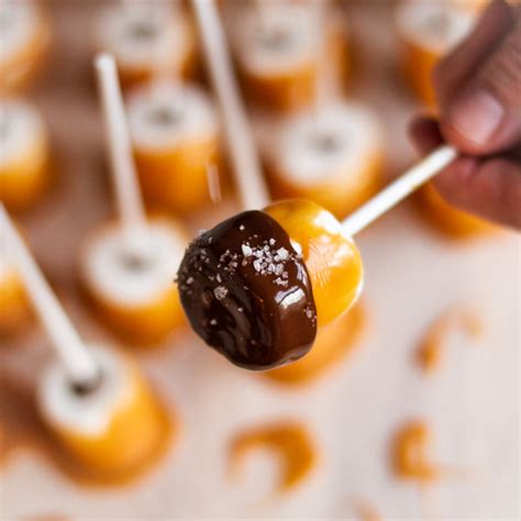 CARAMEL CHOCOLATE MARSHMALLOW POPS – AMBS LOVES FOOD