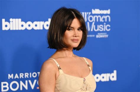 Maren Morris Reacts to Viral Wardrobe Malfunction: Watch Her Video