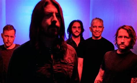 Foo Fighters Lidian Con El Duelo En Under You Binaural