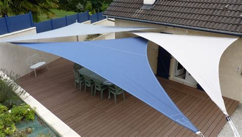 Installer Voile Ombrage Triangulaire Agencement De Jardin Aux