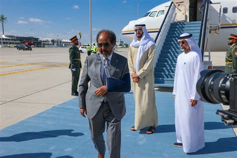 MADAXWEYNE XASAN OO DUBAI KAGA QEYB GALAYA SHIRKA CAALAMIGA AH EE