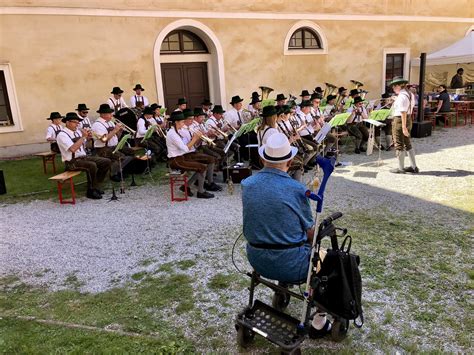 Gemeinsam Feiern Mit Musik Und Kulinarik Marktfest Der Marktgemeinde