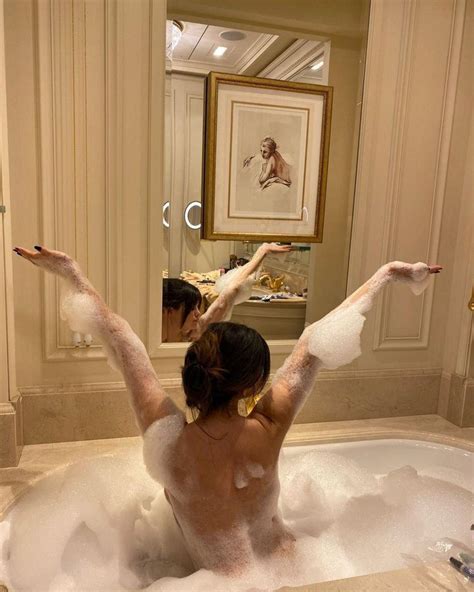 Naked Selena Gomez Bubble Bath Celeblr