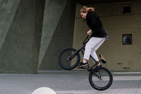 BMX Bike Weight: Chart: Explained with a BMX Bike Weight Chart