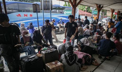 Terminal Kalideres Mulai Ramai Oleh Pemudik Republika Online