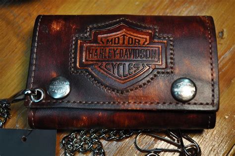 Purchase Harley Davidson WIllie G Skull Emblem Tri Fold Leather Wallet