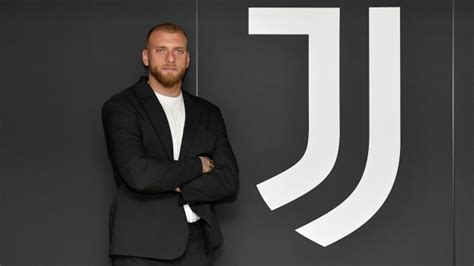 Di Gregorio Alla Juve Quanto Incassa L Inter Gazzetta It