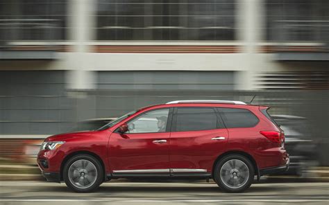 Comparison Chevrolet Equinox Lt 2019 Vs Nissan Pathfinder