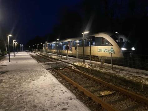 Vand skal pumpes væk Al togtrafik er indstillet indtil søndag