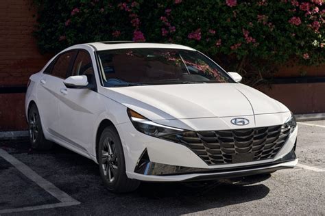 Loạt xe hot hẹn ra mắt Việt Nam tháng Giá dưới tỷ đồng đa dạng phân khúc sedan SUV MPV
