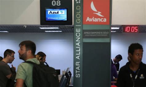 Avianca e Azul terão que informar a clientes sobre remarcação de