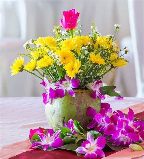 Thai flower garland stock photo. Image of yellow, rose - 27283718