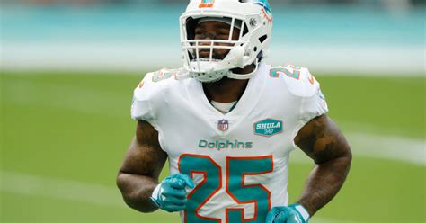 Miami Dolphins Cb Xavien Howard Agree To New 5 Year Deal Cbs Miami