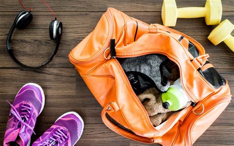 8 Things That Should Be In Your Gym Bag Ener C