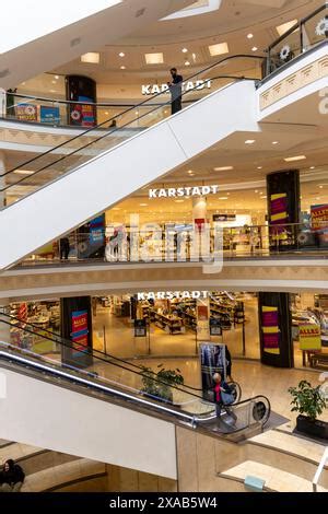 Räumungsverkauf bei Galeria Karstadt Kaufhof am Limbecker Platz a Essen