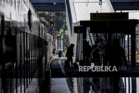 Sempat Terendam Banjir Jalur Kereta Garut Cibatu Kembali Normal