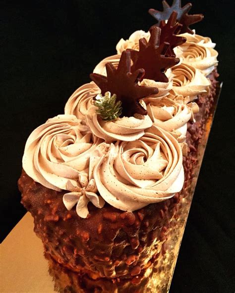 Buche caramel et poires glaçage rocher Gâteau et cuisine Rachida