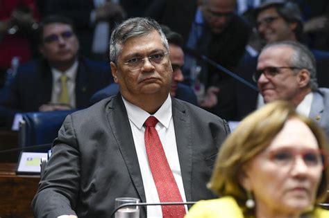 De saída do Senado Dino apresentará PEC contra aposentadoria