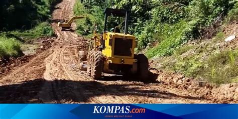 Jalan Trans Papua Barat Yang Rusak Mulai Diperbaiki