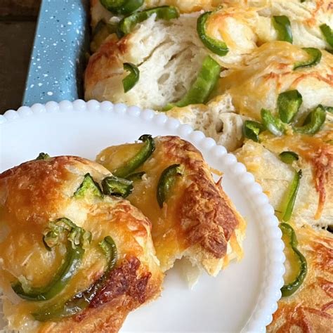 Copycat Trader Joe S Cheddar Jalapeño Pull Apart Bread