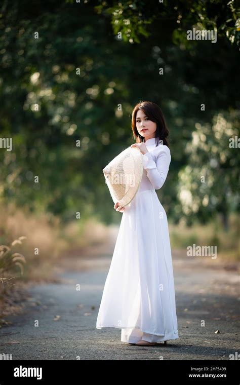 Ciudad Ho Chi Minh Vietnam Mujeres Retrato En El Blanco Ao Dai