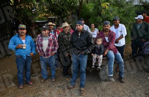 Exigen Desplazados De Zihuaquio Apoyo Del Gobierno Para Regresar A Su