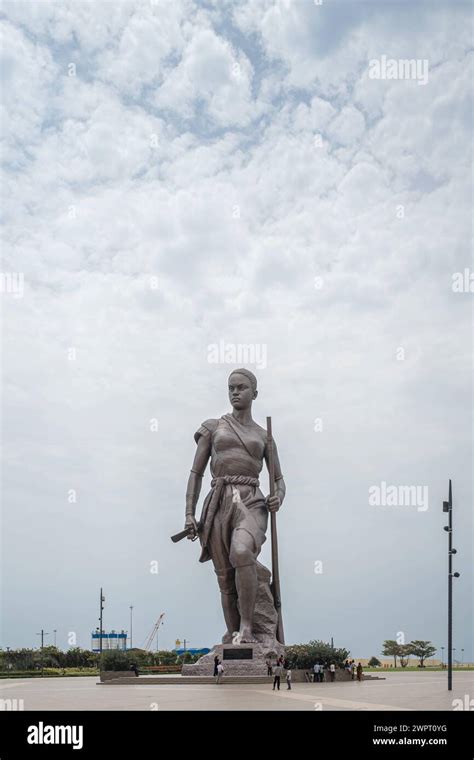 Monument Amazone Benin Cotonou März 2024 Seit mitte 2022 steht das