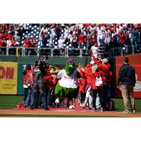 On-Field "Leadoff Walk" 2023 Opening Day Experience | Philadelphia Phillies Auctions