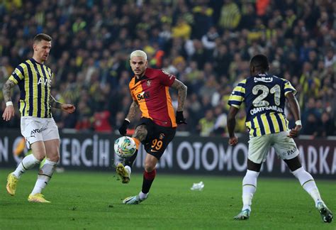 Galatasaray Cement Süper Lig Leadership With 3 0 Win Over Fener Daily