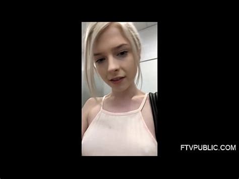 se masturba en un vestuario público XVIDEOS